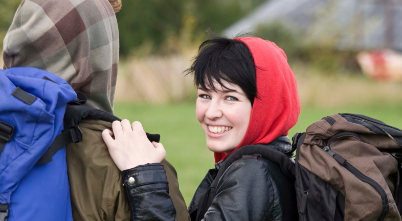 para na wyprawie outdoorowej do lasu