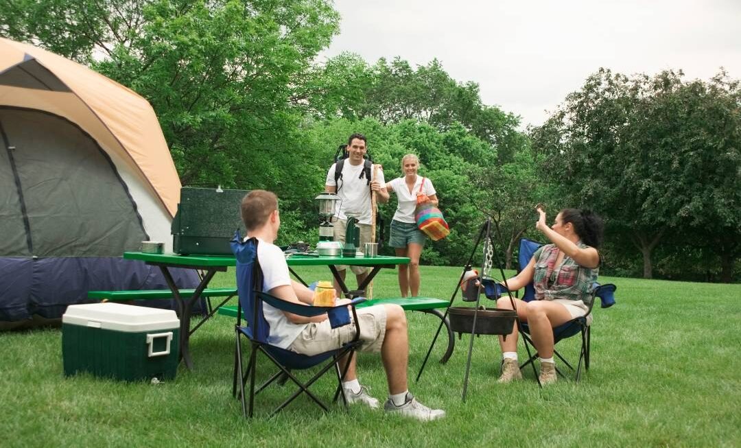 Camping czy ośrodek wypoczynkowy – co wybrać na urlop w regionie?