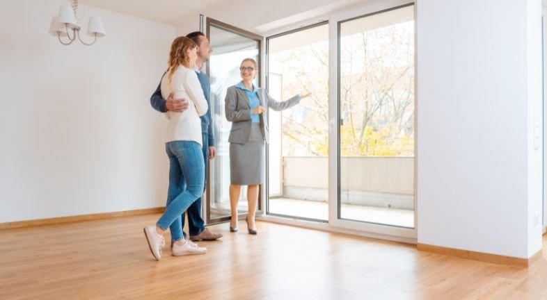 ogladanie-mieszkania Sprawdzanie wnętrza